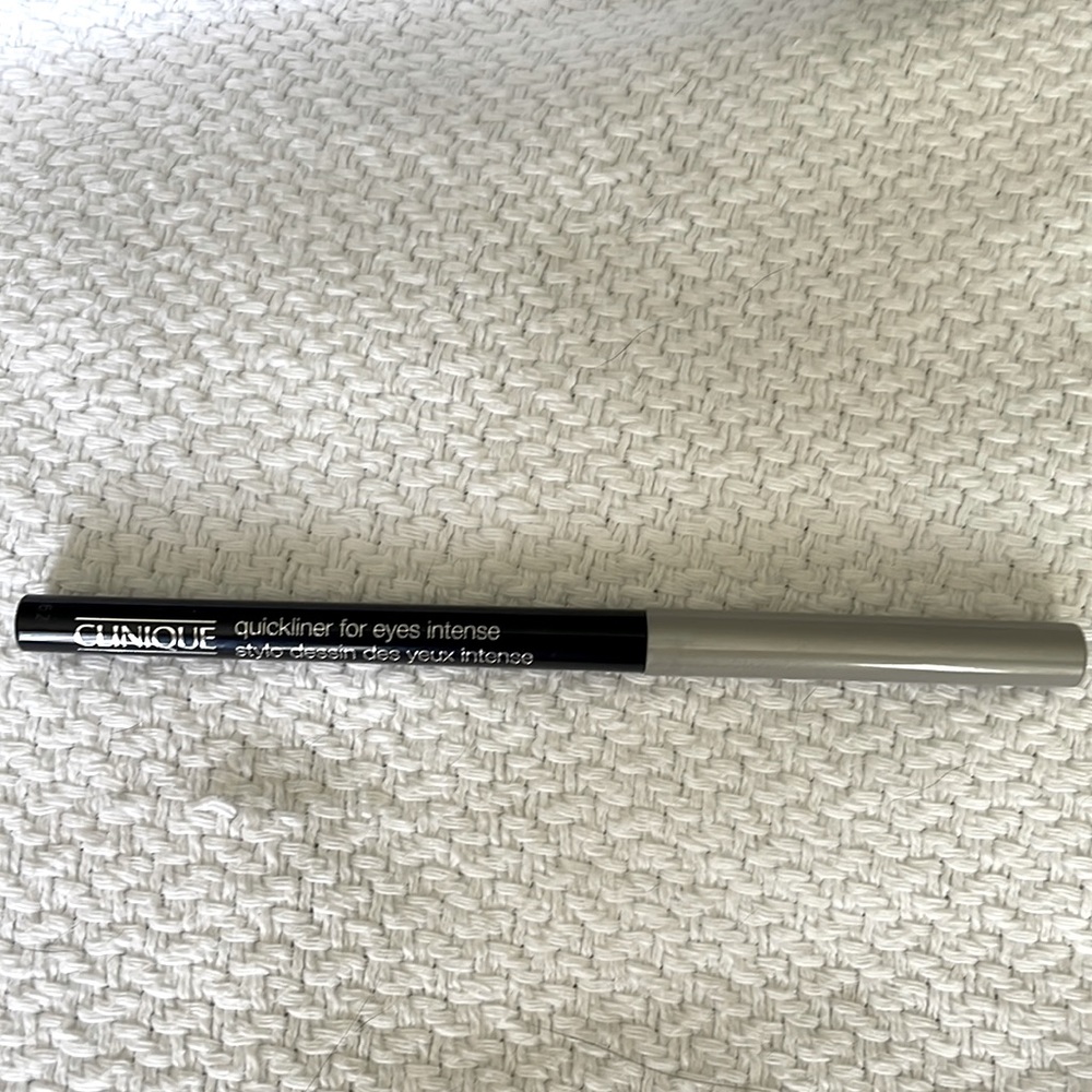 NEW Clinique Quickliner for Eyes Intense Eyeliner